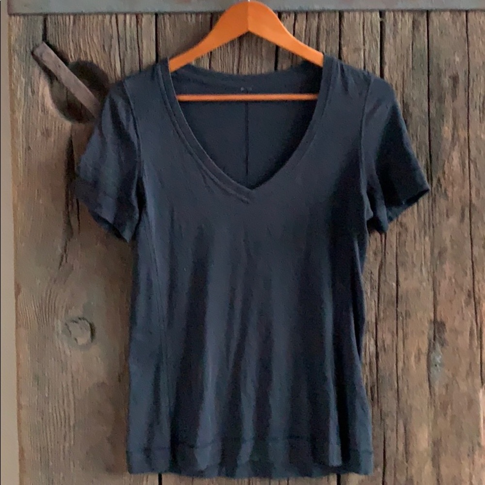 Lululemon v-neck